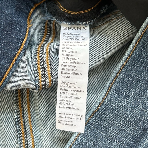 NWT SPANX Women's Ankle Skinny distressed skinny jeans, medium wash - Picture 5 of 10